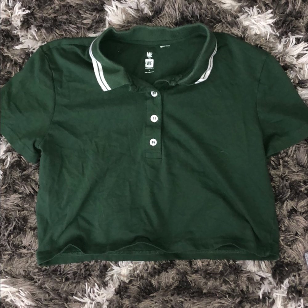 green crop top